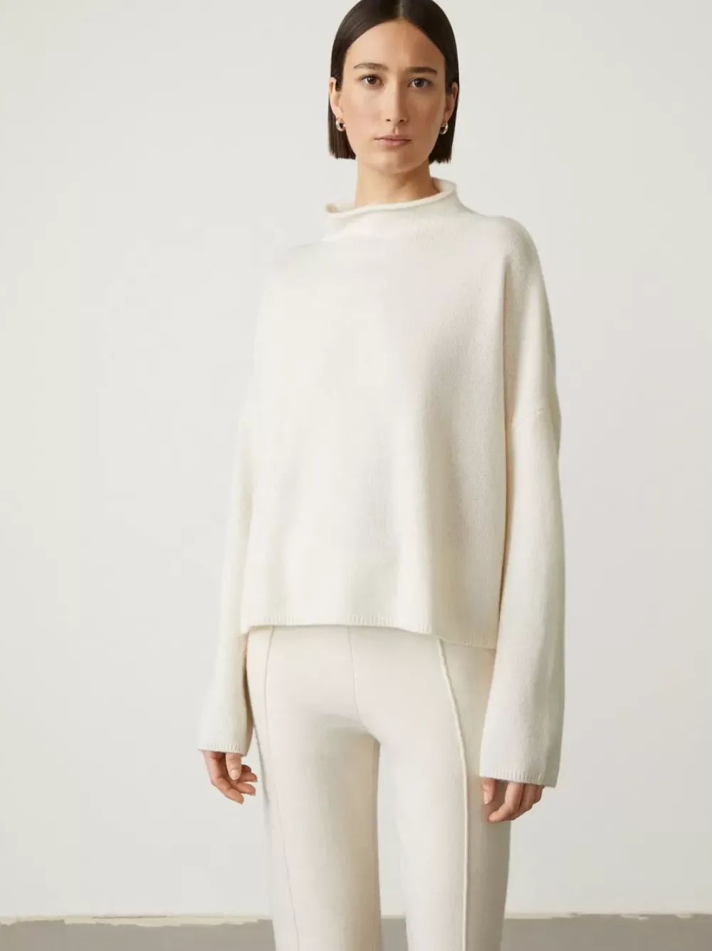 Women LISA YANG Sweaters^The Sandy Sweater | Mock Neck Cashmere Sweater
